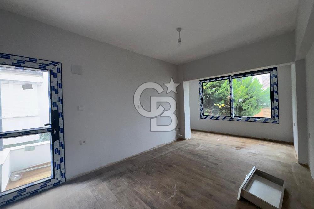 Güzelbahçe Yalı Mahallesi'nde Deniz Manzaralı Satılık Villa