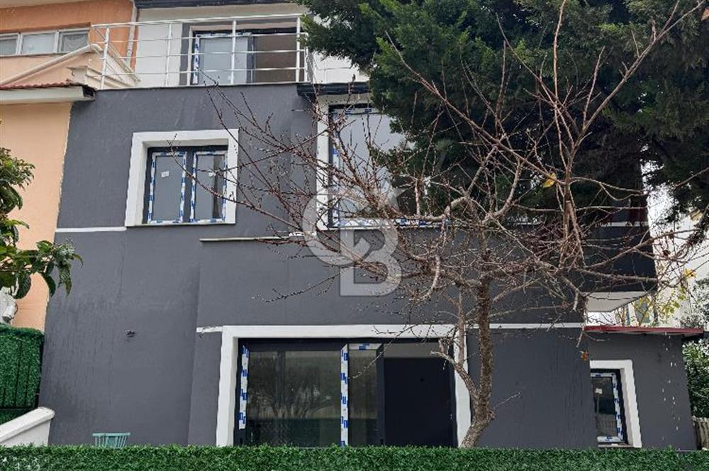 Güzelbahçe Yalı Mahallesi'nde Deniz Manzaralı Satılık Villa
