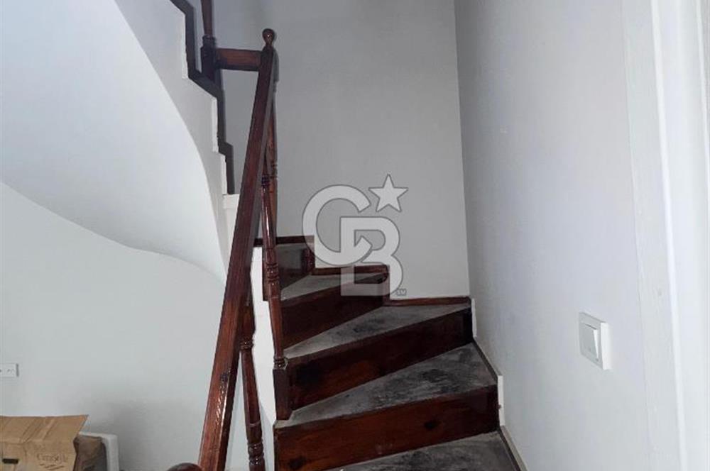 Güzelbahçe Yalı Mahallesi'nde Deniz Manzaralı Satılık Villa