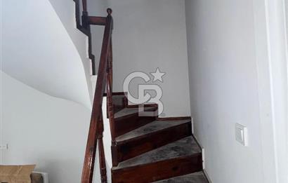 Güzelbahçe Yalı Mahallesi'nde Deniz Manzaralı Satılık Villa