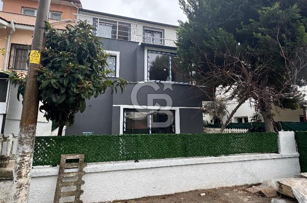 Güzelbahçe Yalı Mahallesi'nde Deniz Manzaralı Satılık Villa