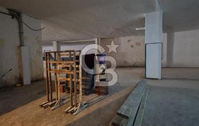 Maltepe Girne Caddesi E-5 Yan Yol Üzeri 650m2 Kiralık Dükkan