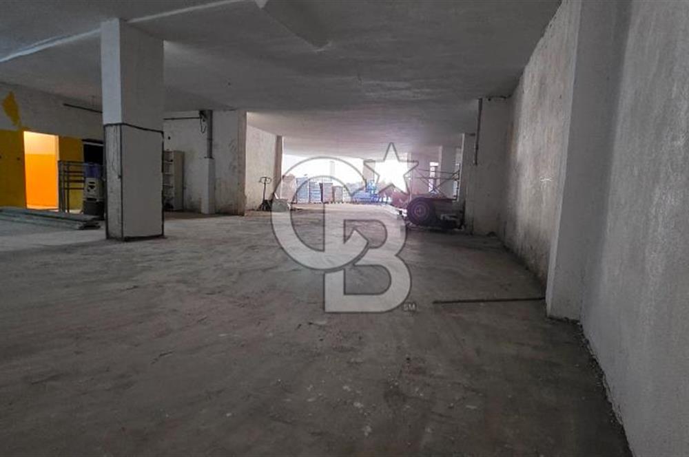 Maltepe Girne Caddesi E-5 Yan Yol Üzeri 650m2 Kiralık Dükkan