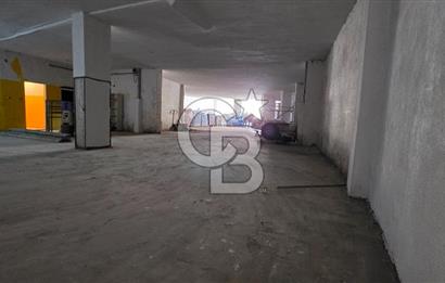 Maltepe Girne Caddesi E-5 Yan Yol Üzeri 650m2 Kiralık Dükkan