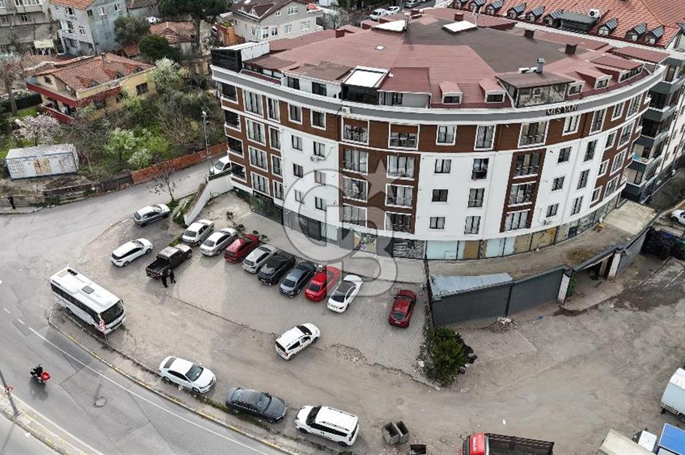 Maltepe Girne Caddesi E-5 Yan Yol Üzeri 650m2 Kiralık Dükkan