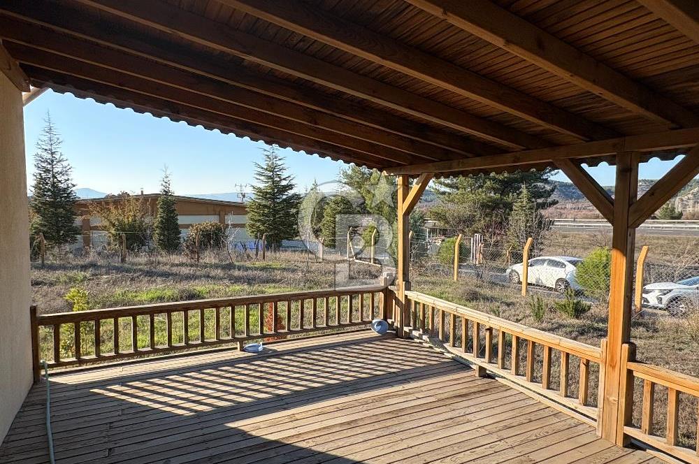 UŞAK MERKEZ GÜRE İZMİR YOLU ÜZERİ BÜYÜK METRAJLI 3 PARSEL ARAZİ