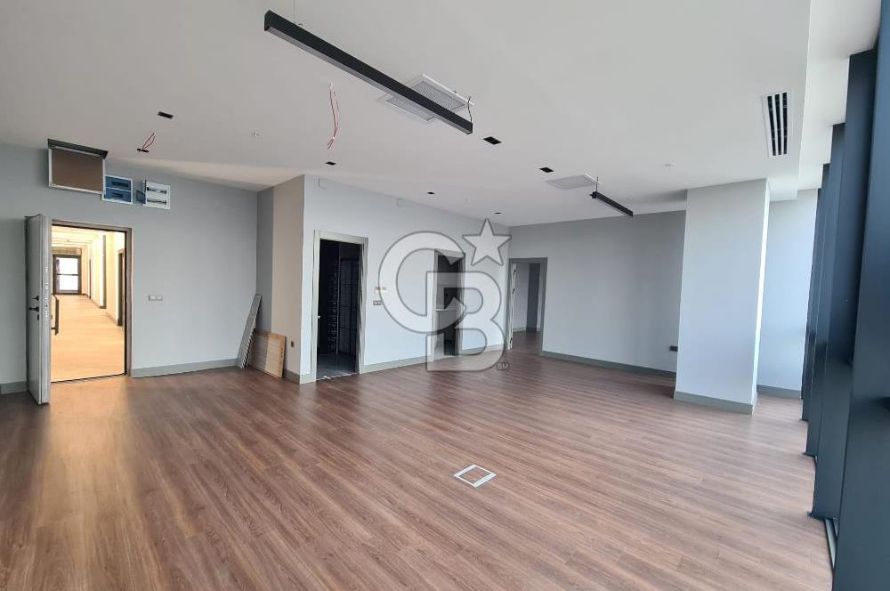 METAFOR ANKARA KULE'DE LÜX YAPILI 19.KAT DEPOLU KİRALIK OFİS