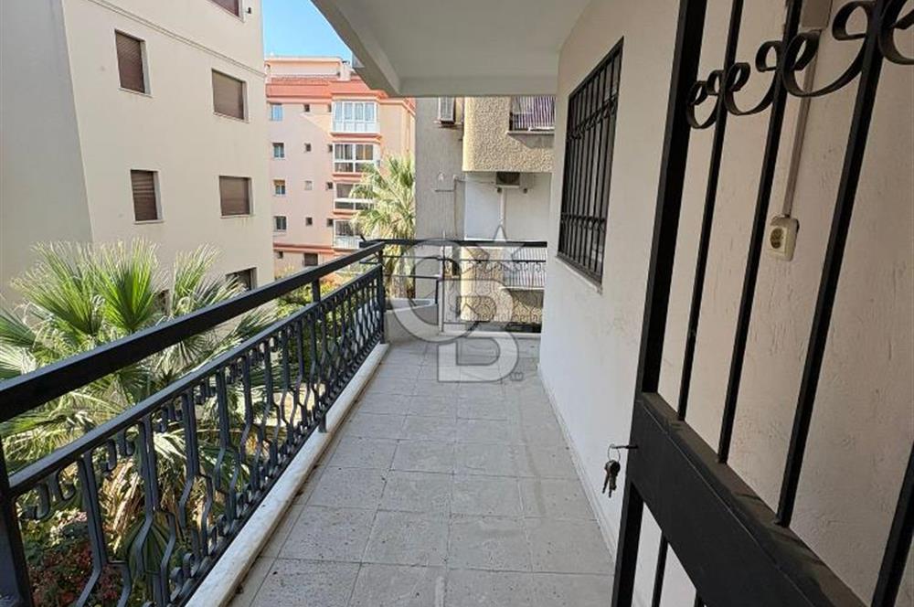 Bostanlı Merkez'de İş Yerine de Uygun Kiralık 225m2 4+1 Daire