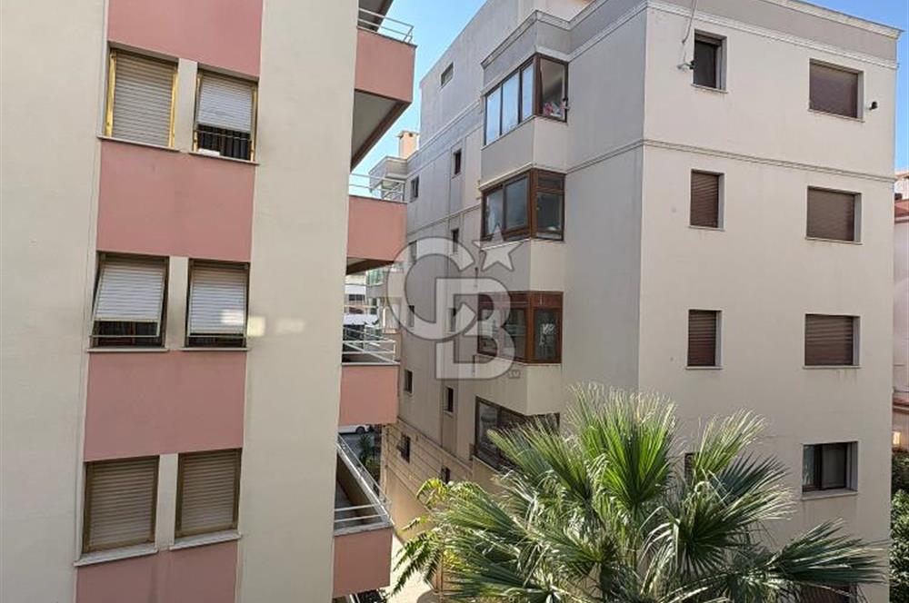 Bostanlı Merkez'de İş Yerine de Uygun Kiralık 225m2 4+1 Daire
