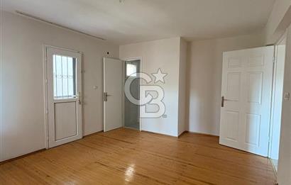 Bostanlı Merkez'de İş Yerine de Uygun Kiralık 225m2 4+1 Daire