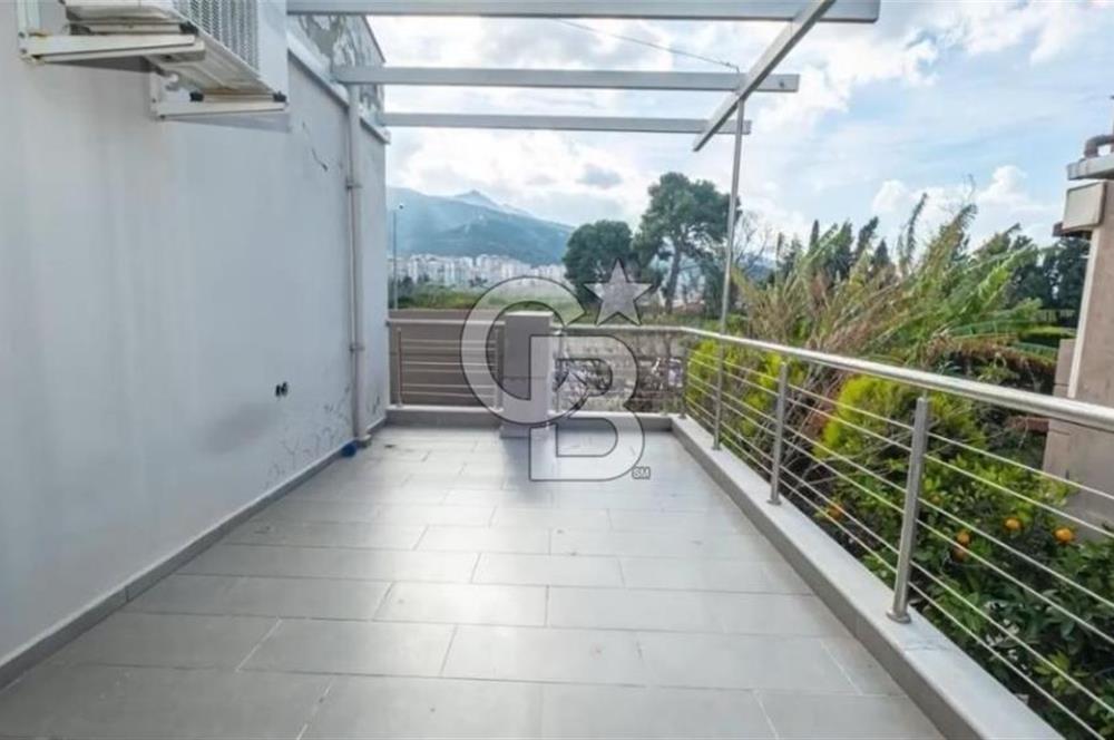 Sahile 200 Metre Müstakil 5+1 Lüks Villa