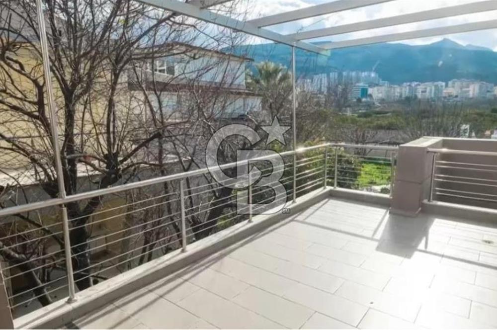 Sahile 200 Metre Müstakil 5+1 Lüks Villa