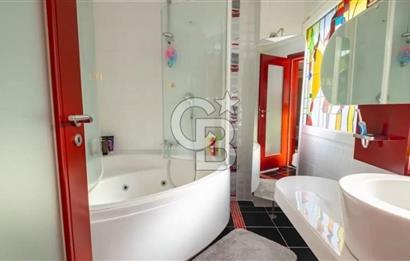 Sahile 200 Metre Müstakil 5+1 Lüks Villa