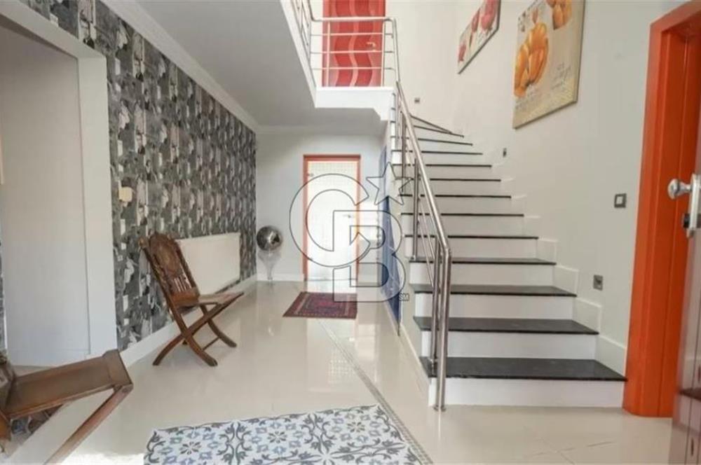 Sahile 200 Metre Müstakil 5+1 Lüks Villa