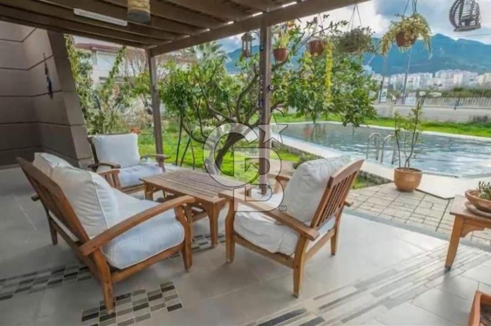 Sahile 200 Metre Müstakil 5+1 Lüks Villa