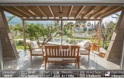 Sahile 200 Metre Müstakil 5+1 Lüks Villa