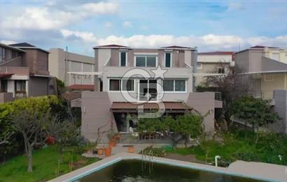 Sahile 200 Metre Müstakil 5+1 Lüks Villa