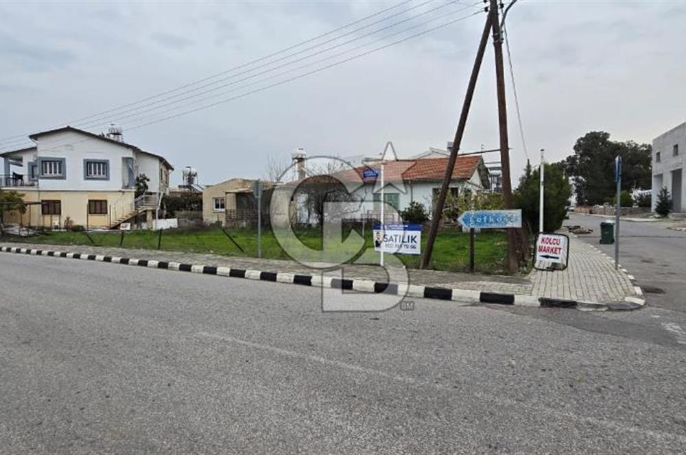 Güzelyurt Merkezde Satılık Köşe Arsa !!!