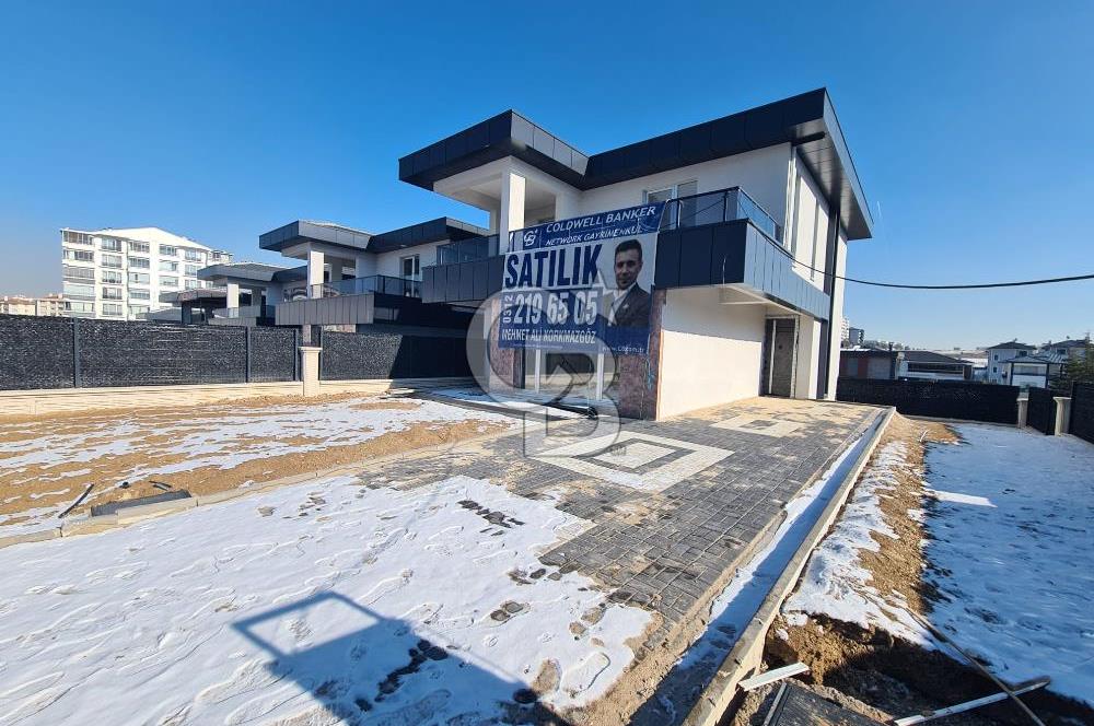 YENİ BAĞLICA DA İSKANLI 6+1 SATILIK KÖŞE VİLLA