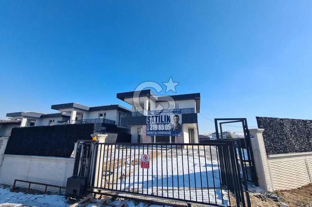 YENİ BAĞLICA DA İSKANLI 6+1 SATILIK KÖŞE VİLLA