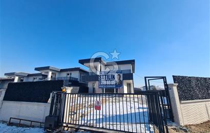 YENİ BAĞLICA DA İSKANLI 6+1 SATILIK KÖŞE VİLLA