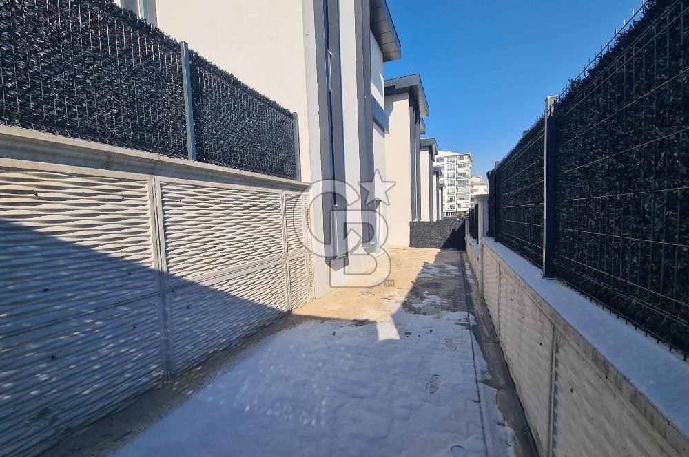 YENİ BAĞLICA DA İSKANLI 6+1 SATILIK KÖŞE VİLLA