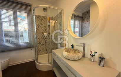 Ayvalık Macaron'da Bahçeli Lüks Tadilatlı Taş Rum Evi