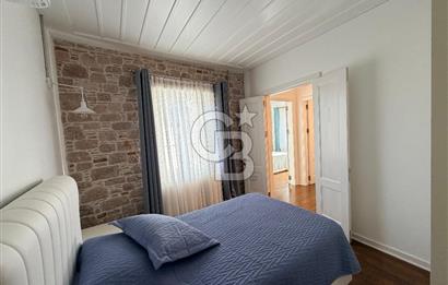 Ayvalık Macaron'da Bahçeli Lüks Tadilatlı Taş Rum Evi