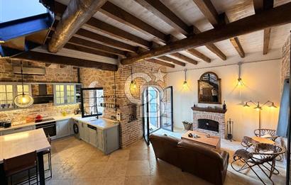 Ayvalık Macaron'da Bahçeli Lüks Tadilatlı Taş Rum Evi