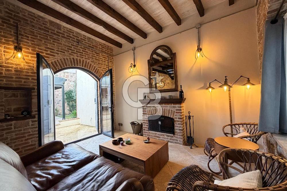 Ayvalık Macaron'da Bahçeli Lüks Tadilatlı Taş Rum Evi