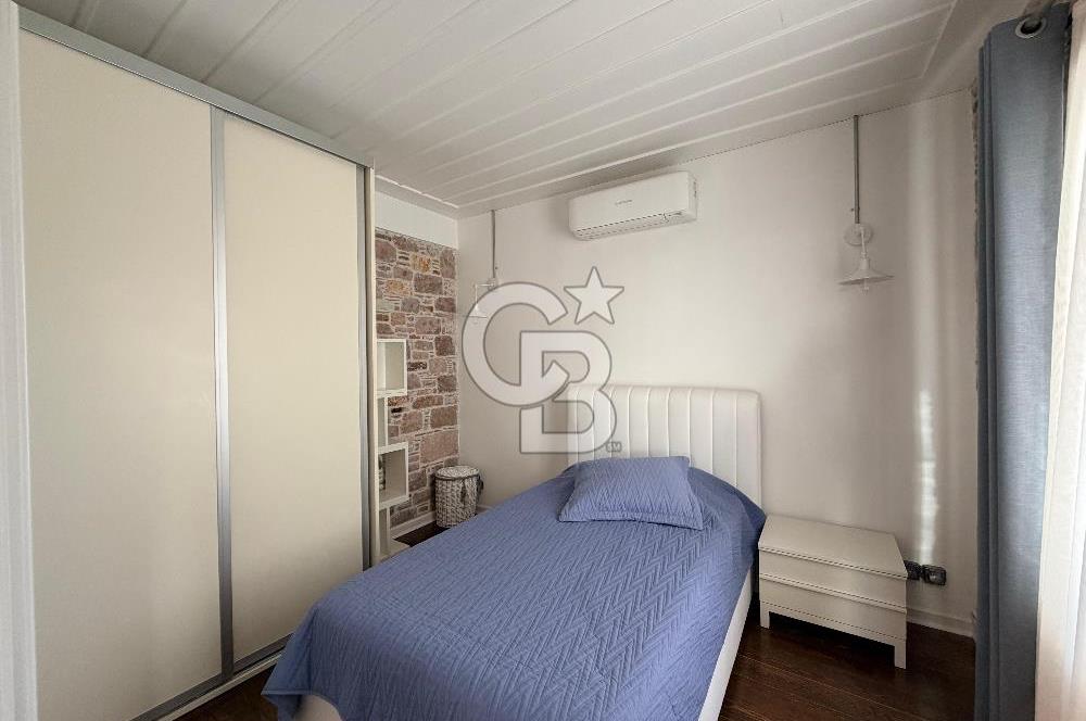 Ayvalık Macaron'da Bahçeli Lüks Tadilatlı Taş Rum Evi