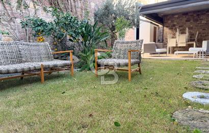 Ayvalık Macaron'da Bahçeli Lüks Tadilatlı Taş Rum Evi