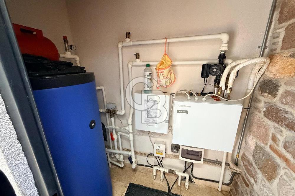 Ayvalık Macaron'da Bahçeli Lüks Tadilatlı Taş Rum Evi