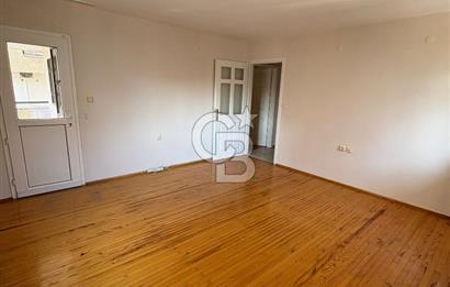 Bostanlı Merkez'de İş Yerine de Uygun Kiralık 225m2 4+1 Daire