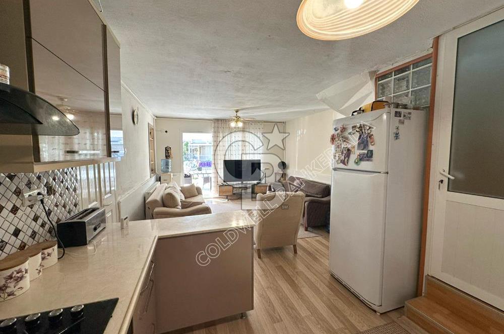 Kuşadası Karaovada ÖnüAçık Ferah ve Bahçeli Satılık 4+1 Tripleks