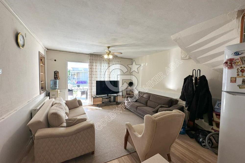 Kuşadası Karaovada ÖnüAçık Ferah ve Bahçeli Satılık 4+1 Tripleks