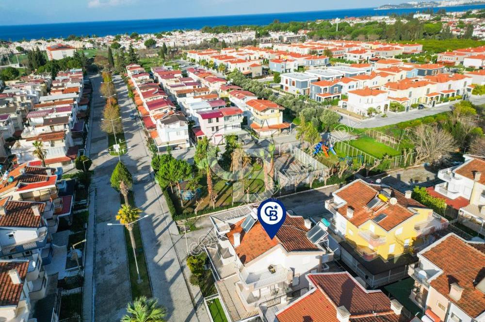 Kuşadası Karaovada ÖnüAçık Ferah ve Bahçeli Satılık 4+1 Tripleks