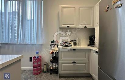 CADDEBOSTAN SAHİL'DE YENİ BİNADA ÖZEL MİMARİ DEKORLU SATILIK 3+1