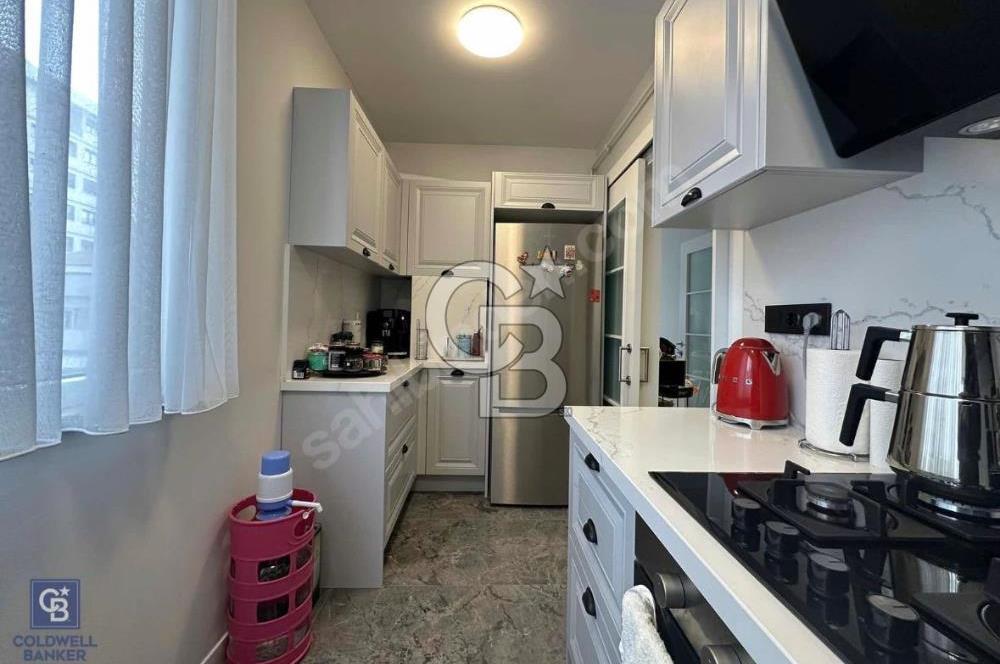 CADDEBOSTAN SAHİL'DE YENİ BİNADA ÖZEL MİMARİ DEKORLU SATILIK 3+1