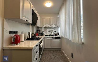 CADDEBOSTAN SAHİL'DE YENİ BİNADA ÖZEL MİMARİ DEKORLU SATILIK 3+1