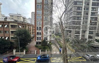 CADDEBOSTAN SAHİL'DE YENİ BİNADA ÖZEL MİMARİ DEKORLU SATILIK 3+1