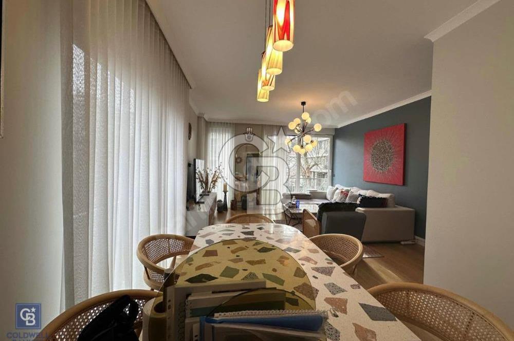 CADDEBOSTAN SAHİL'DE YENİ BİNADA ÖZEL MİMARİ DEKORLU SATILIK 3+1