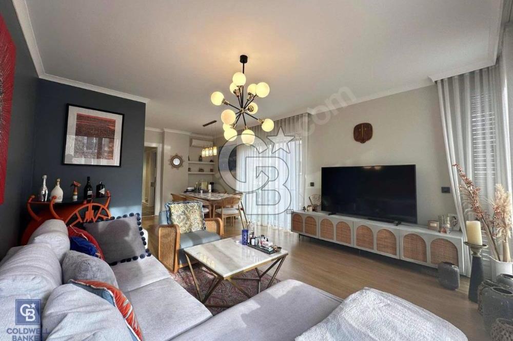 CADDEBOSTAN SAHİL'DE YENİ BİNADA ÖZEL MİMARİ DEKORLU SATILIK 3+1