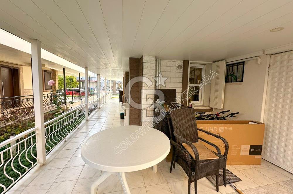 Kuşadası Karaovada ÖnüAçık Ferah ve Bahçeli Satılık 4+1 Tripleks