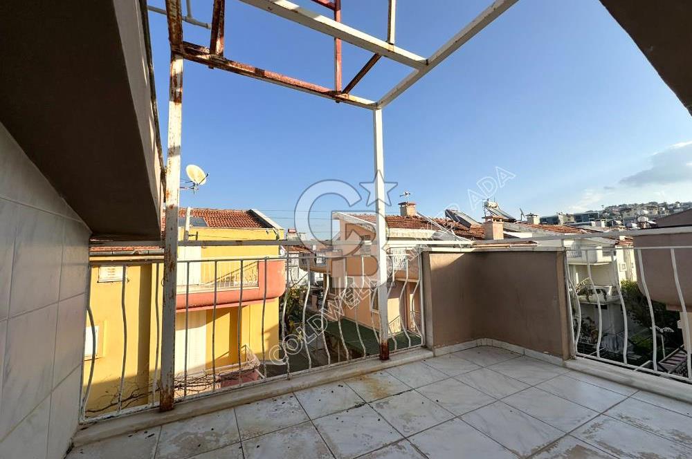 Kuşadası Karaovada ÖnüAçık Ferah ve Bahçeli Satılık 4+1 Tripleks