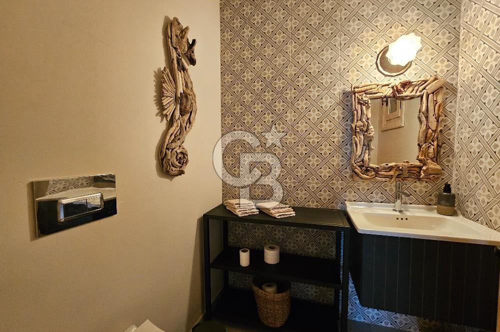 Ayvalık'ta Satılık Panoramik Deniz Manzaralı Sıfır Müstakil Ev