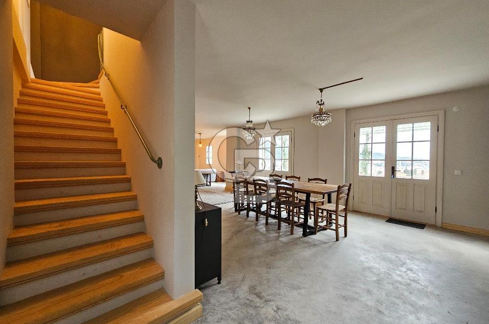 Ayvalık'ta Satılık Panoramik Deniz Manzaralı Sıfır Müstakil Ev