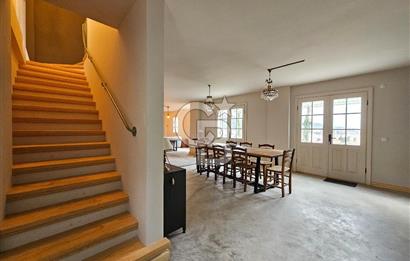 Ayvalık'ta Satılık Panoramik Deniz Manzaralı Sıfır Müstakil Ev