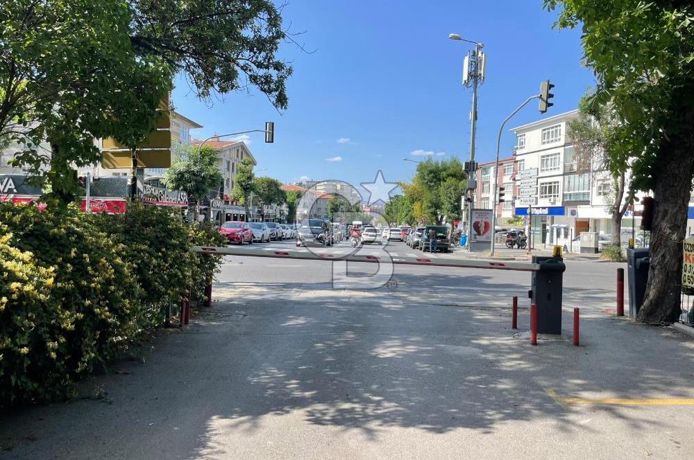 Emek Mahallesi Kırlangıç Evleri Sitesi'nde 4+1 Satılık Daire