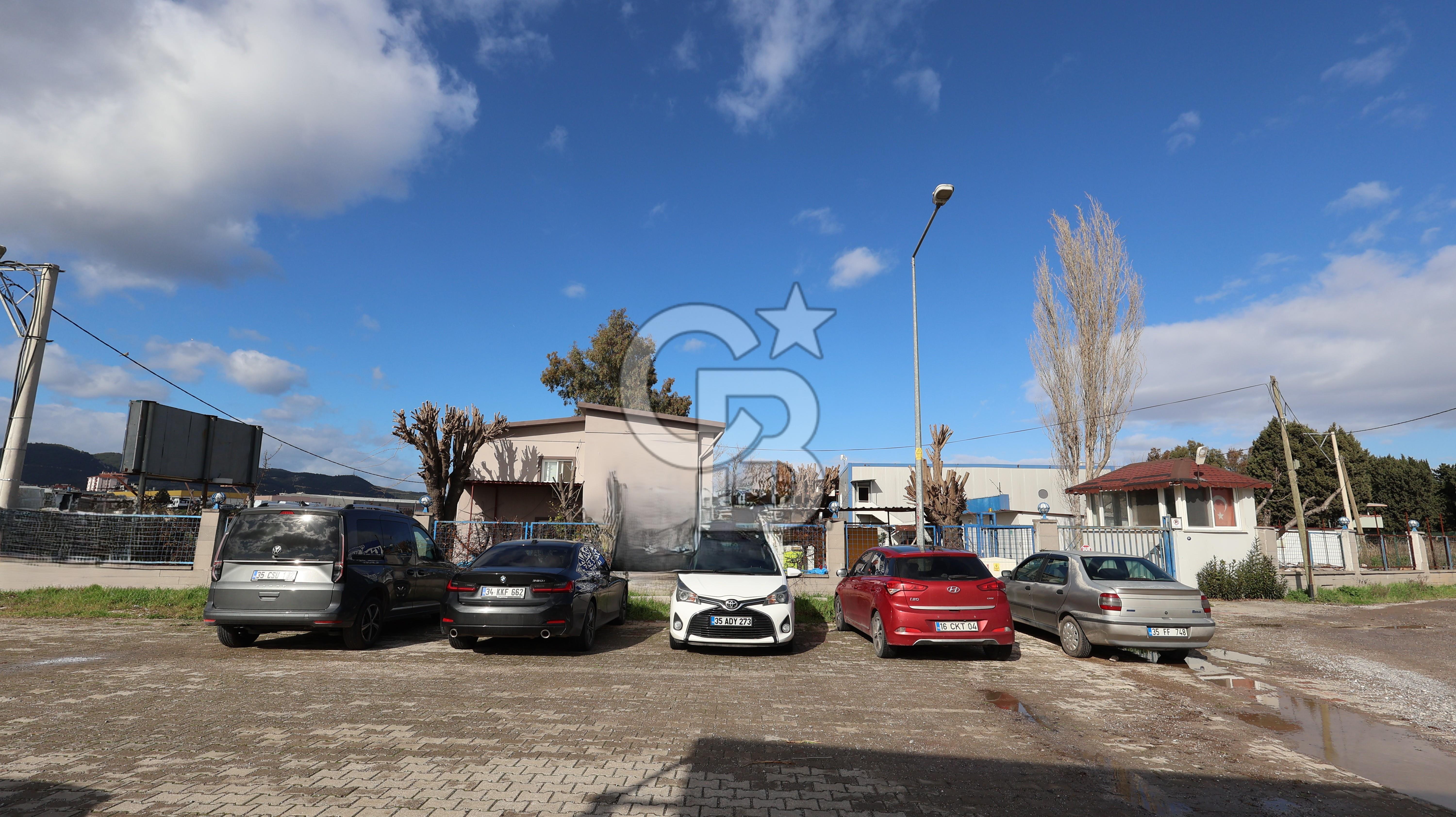 Gaziemir Dokuz Eylül Mh. Sarnıç Yolu 5682 m2 arsa; 4200 m2 Fabrika